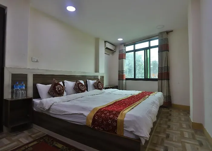 Surya International Hotel 3*